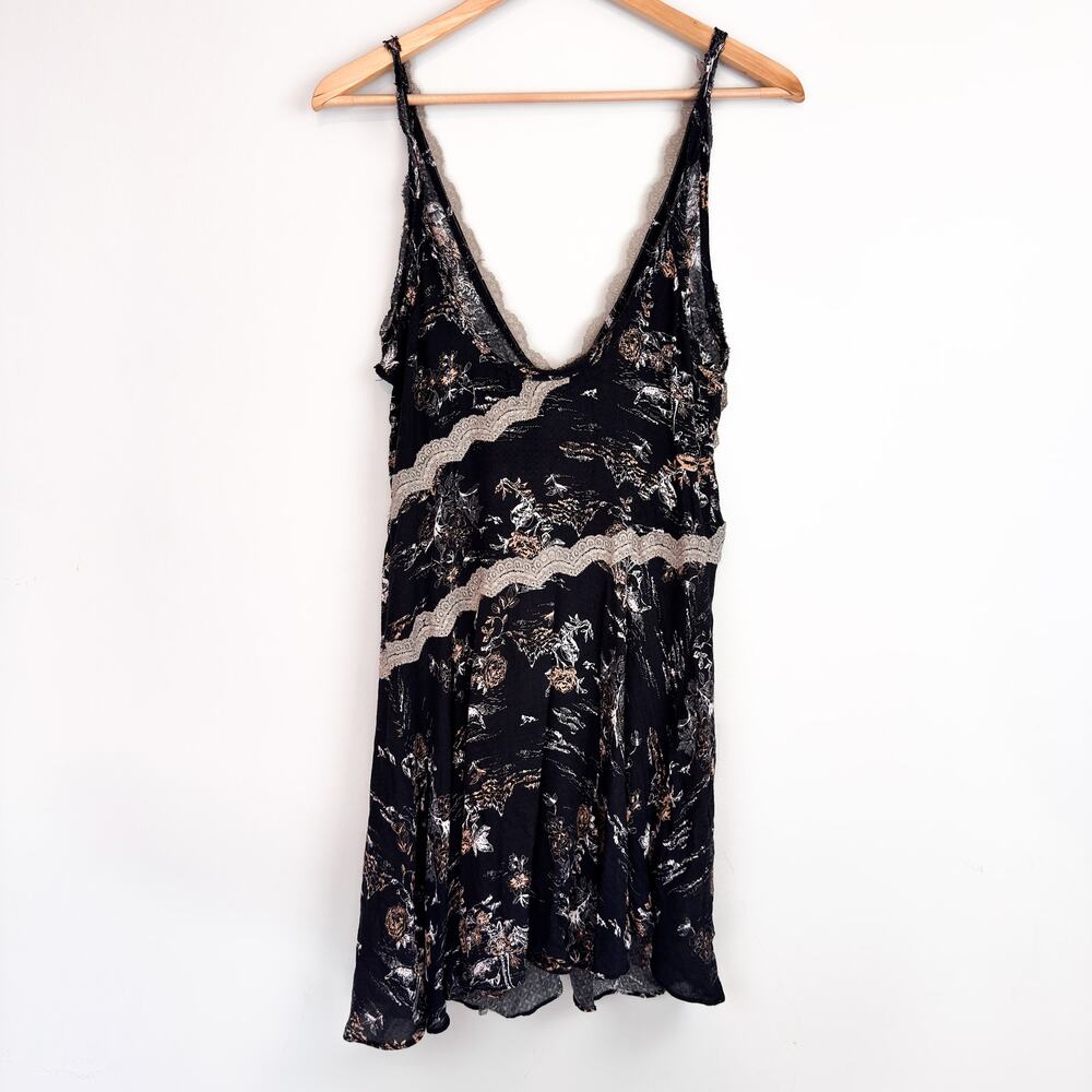 Free People Women's Dress Size XS | Flowy skater dress black lace floral - Picture 2 of 7